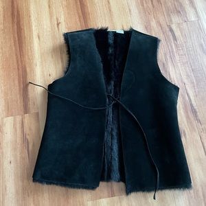 Newport News Black Leather Acrylic Sleeveless Vest - Faux Fur